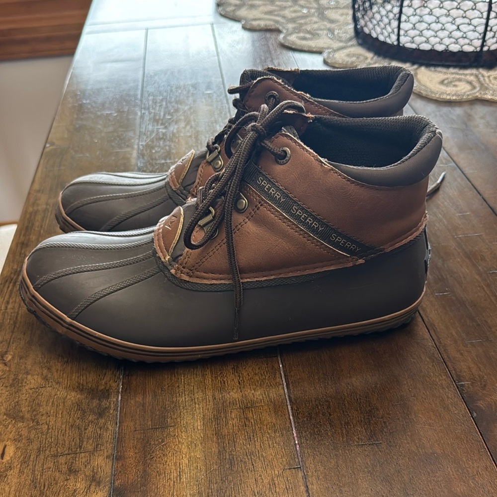 Sperry Men's Two-Tone Brown and Black Boots